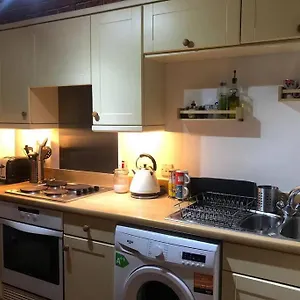 Waterfront Apartment With 2 Free Parking Spaces Nr Cardiff Bay Cardiff